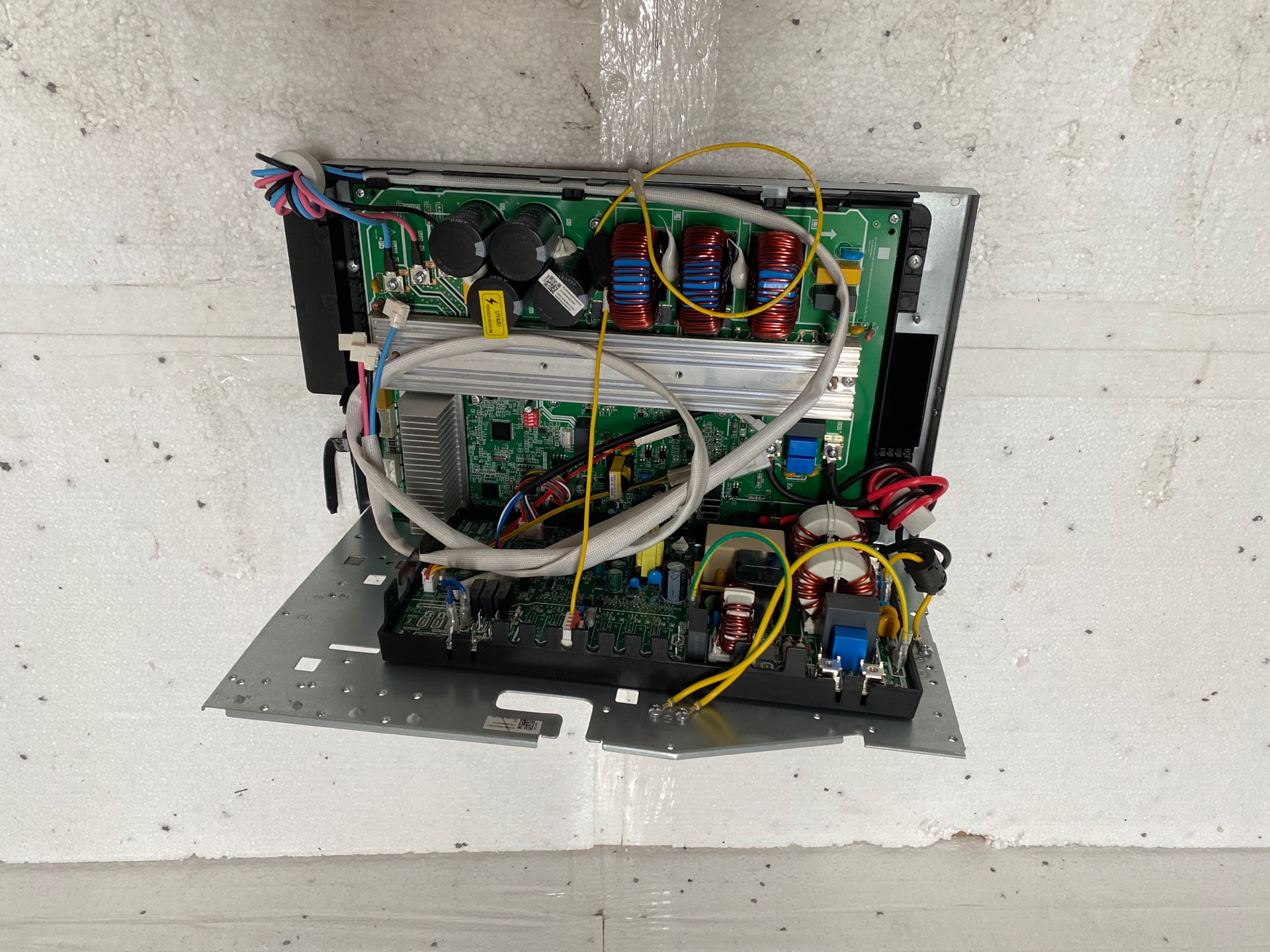 Beko 74825 Salon Tipi Dış Ünite Kontrol Kartı KFR160W/BP3T1N1-30 EU-KFR140W/BP3T1N8-E30 - MIDEA